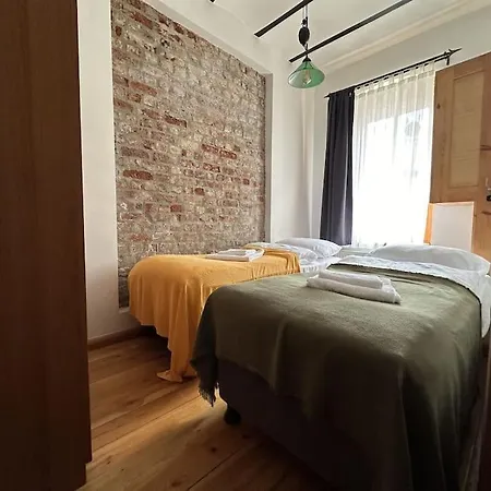 2br, 2ba, Ground Flr Of Historical Building, Galata *