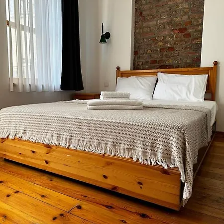 2br, 2ba, Ground Flr Of Historical Building, Galata Istanbul