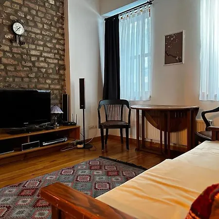 2br, 2ba, Ground Flr Of Historical Building, Galata