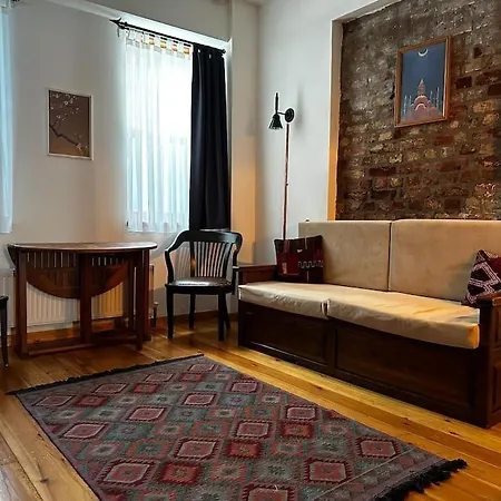 2br, 2ba, Ground Flr Of Historical Building, Galata Apartment